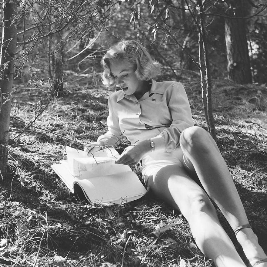 marilyn-monroe-rare-photos-in-the-woods-596b6f8d53477__880