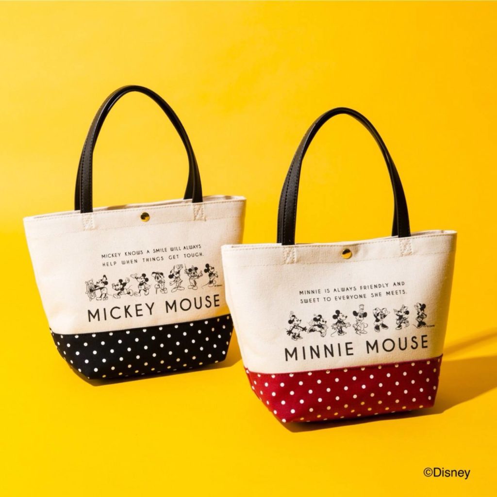 「Mickey & Minnie」迷你手挽袋，圖案是Mickey 及 Minnie的不同動作，整個袋十分小巧方便