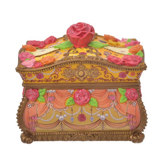 公主主題中還有這款華麗的首飾盒，這款走古典風，的盒子有一份濃厚的豪華感。